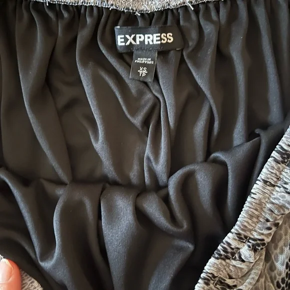 Express xs off the shoulder snake print shirt - Picture 3 of 3